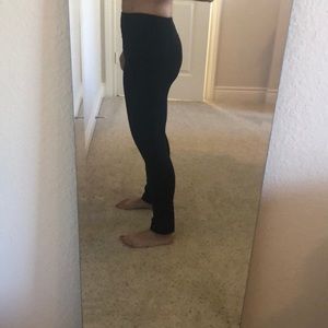 Black lululemon wunder under size 2
